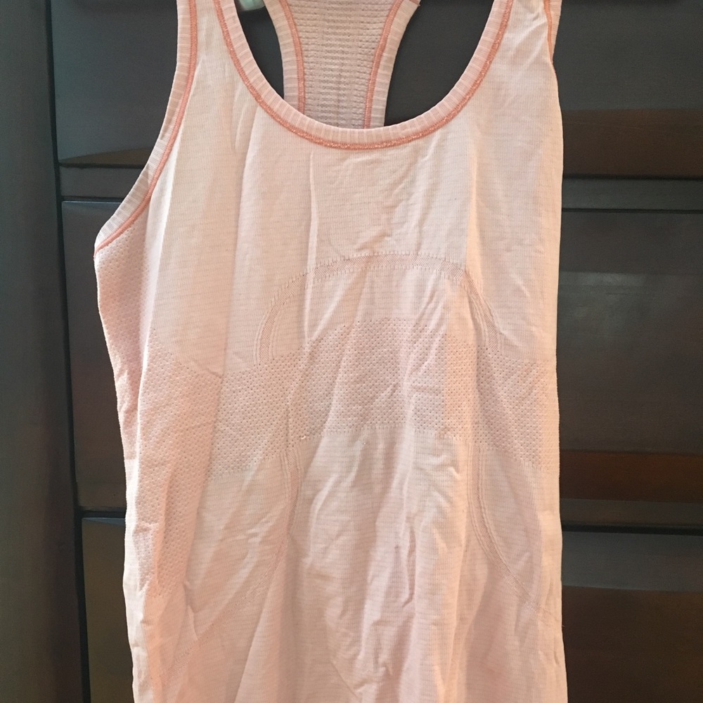 Lululemon tank